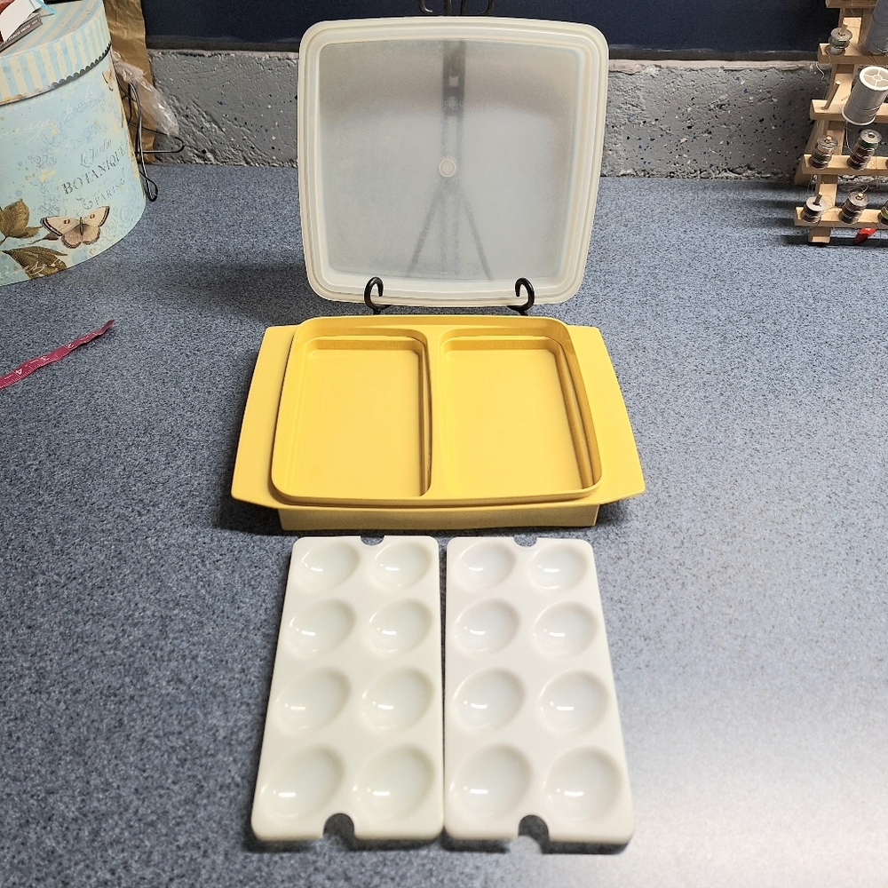 Vintage Tupperware Deviled Egg Carrier in Harvest Gold, #723-3 & #722-3